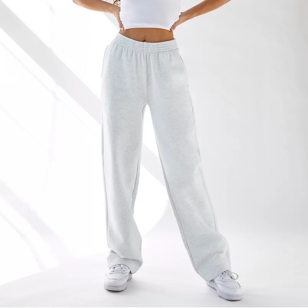 ARITZIA TNA Boyfriend Straight Sweatpant